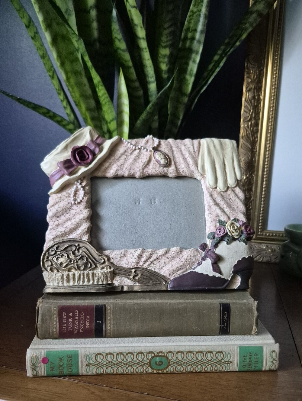 Vintage Figi Graphics 3D Victorian Picture Frame Shabby Chic Cameo Boot Hat 3x5